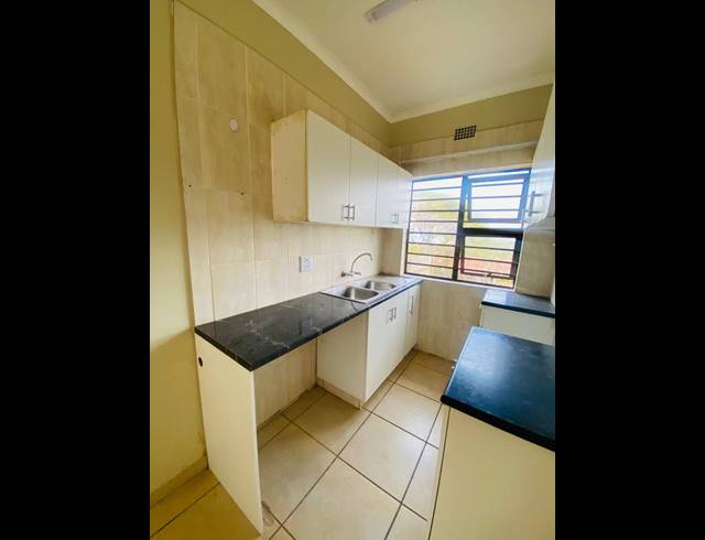 2 BEDROOM PROPERTY TO RENT IN MANABA BEACH